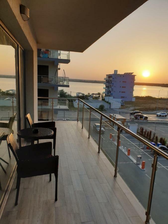 Sea Breeze Apartments Mamaia Nord De Silva Eksteriør bilde